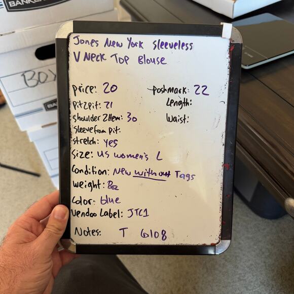 Jones New York Sleeveless V Neck Top Blouse US Women's L - Picture 8 of 8